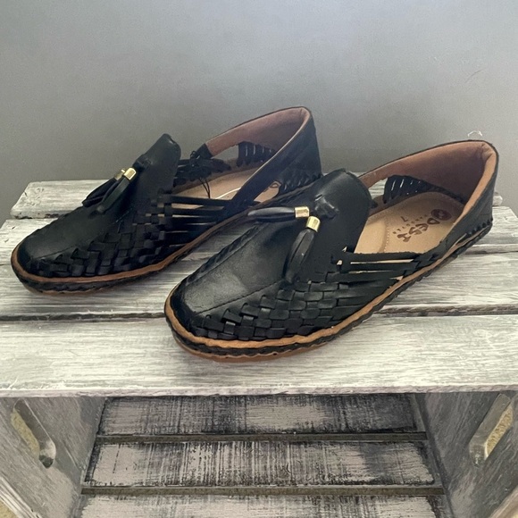 Desi Hangover “Chief” • NWT• Mens size 7